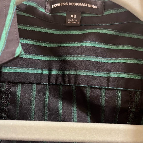 Express Design Studio Blouse - Picture 3 of 4